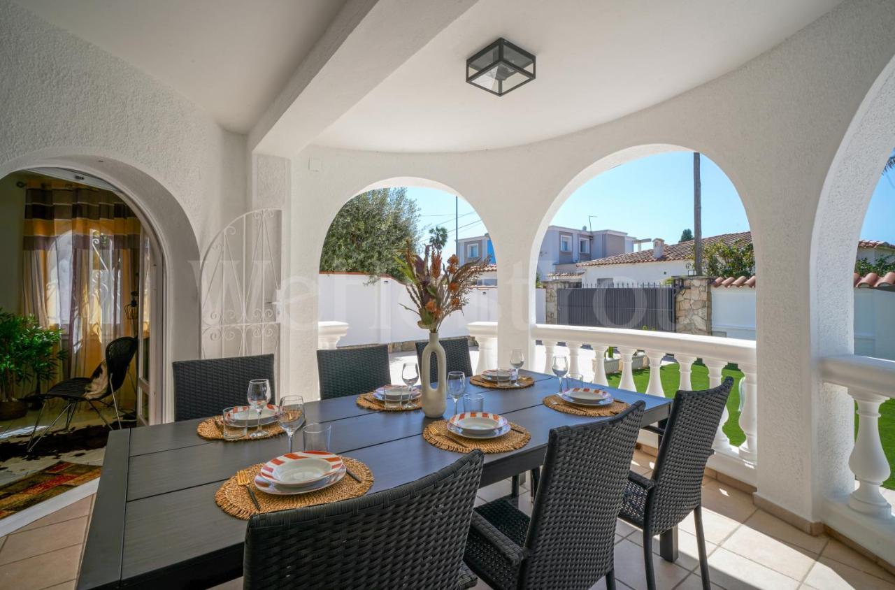 Villa Et Studio Avec Piscine - Wehostyou Empuriabrava Buitenkant foto