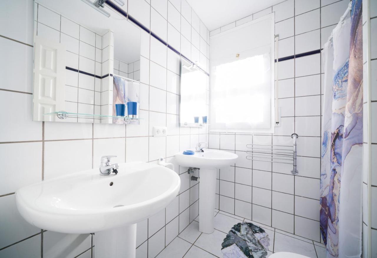 Villa Et Studio Avec Piscine - Wehostyou Empuriabrava Buitenkant foto